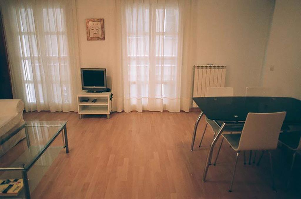 Apartamentos Auhabitat Zaragoza, Edificio De Apartamentos Turisticos Стая снимка