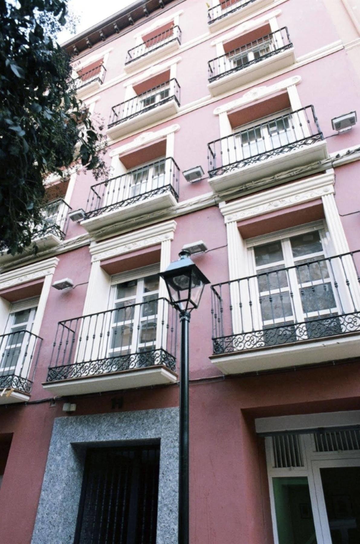 Apartamentos Auhabitat Zaragoza, Edificio De Apartamentos Turisticos Екстериор снимка