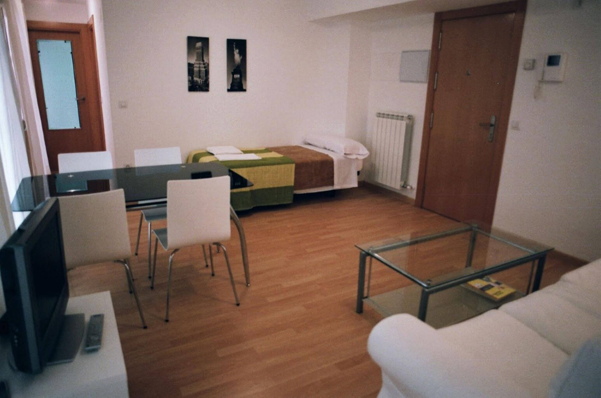 Apartamentos Auhabitat Zaragoza, Edificio De Apartamentos Turisticos Екстериор снимка